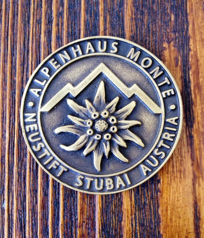 Alpenhaus Monte Hotel Нойщифт им Щубайтал Екстериор снимка