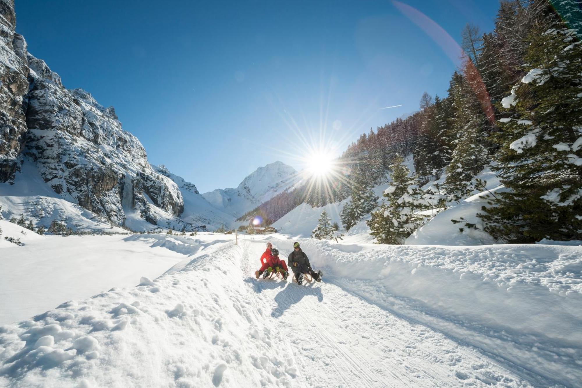 Alpenhaus Monte Hotel Нойщифт им Щубайтал Екстериор снимка