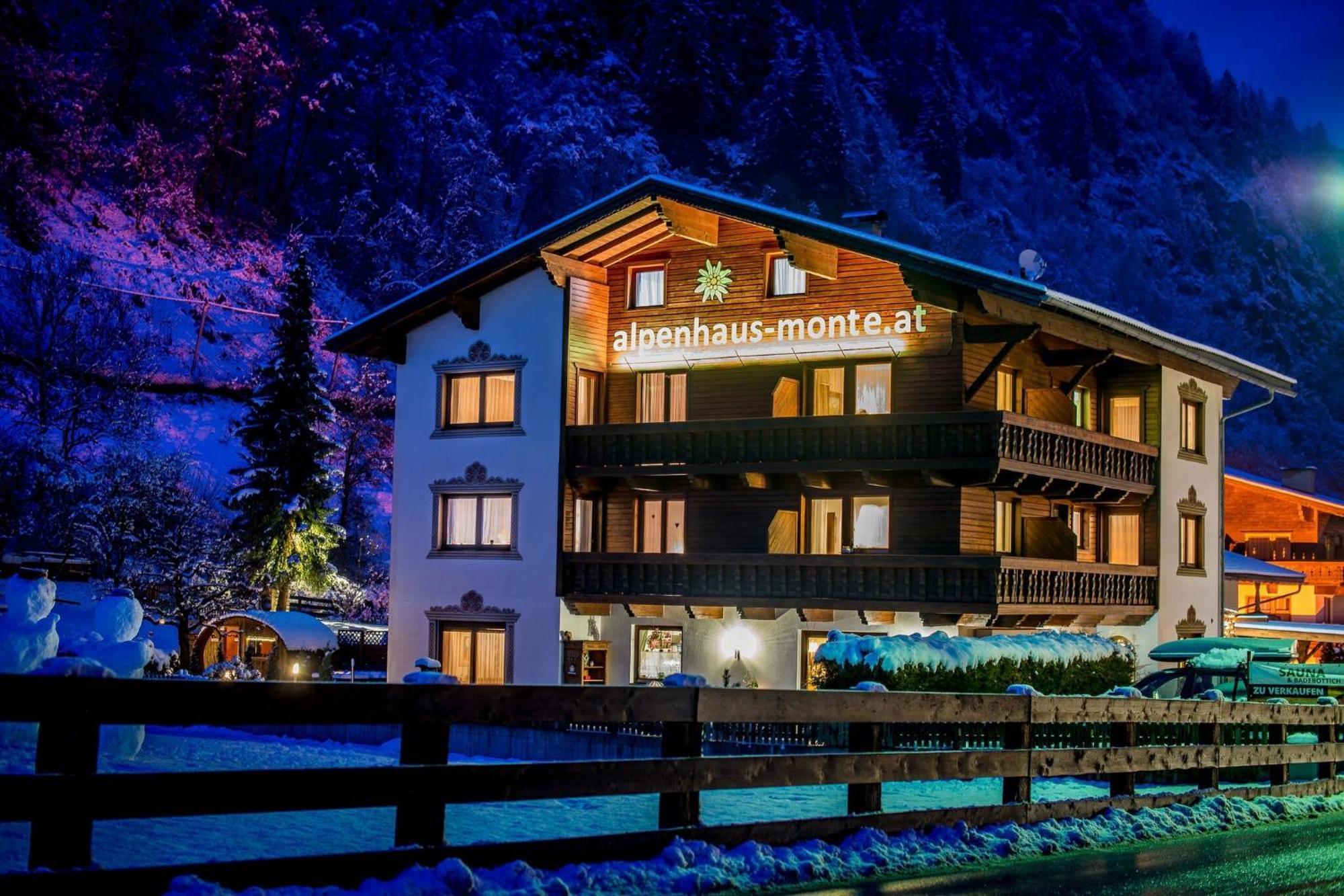 Alpenhaus Monte Hotel Нойщифт им Щубайтал Екстериор снимка