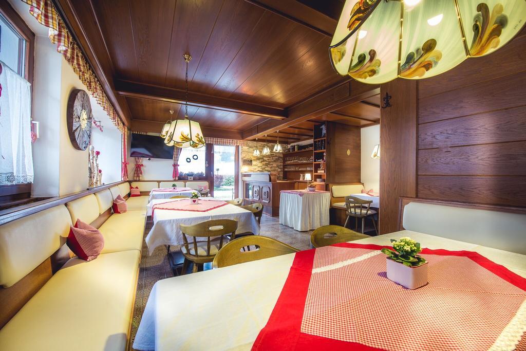 Alpenhaus Monte Hotel Нойщифт им Щубайтал Екстериор снимка