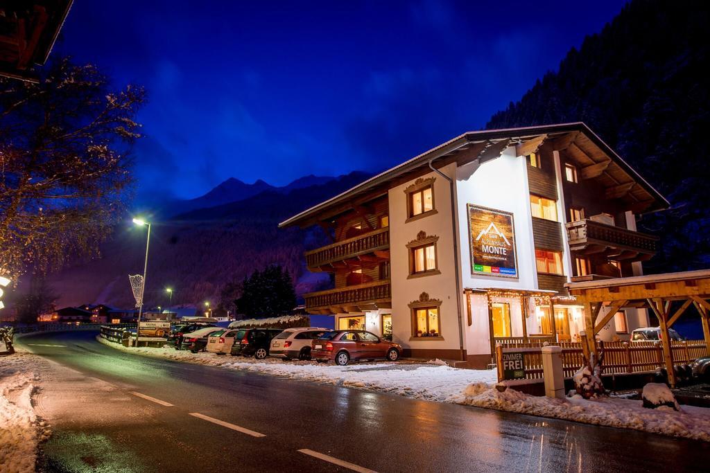 Alpenhaus Monte Hotel Нойщифт им Щубайтал Екстериор снимка